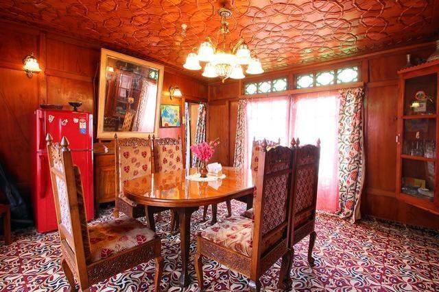 Houseboat Lily Of Nageen Srīnagar Exterior foto